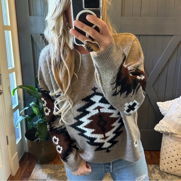 New Western Yellowstone Tribal Aztec Printed Pullover Crew Neck Sweater - Picture 10 of 12